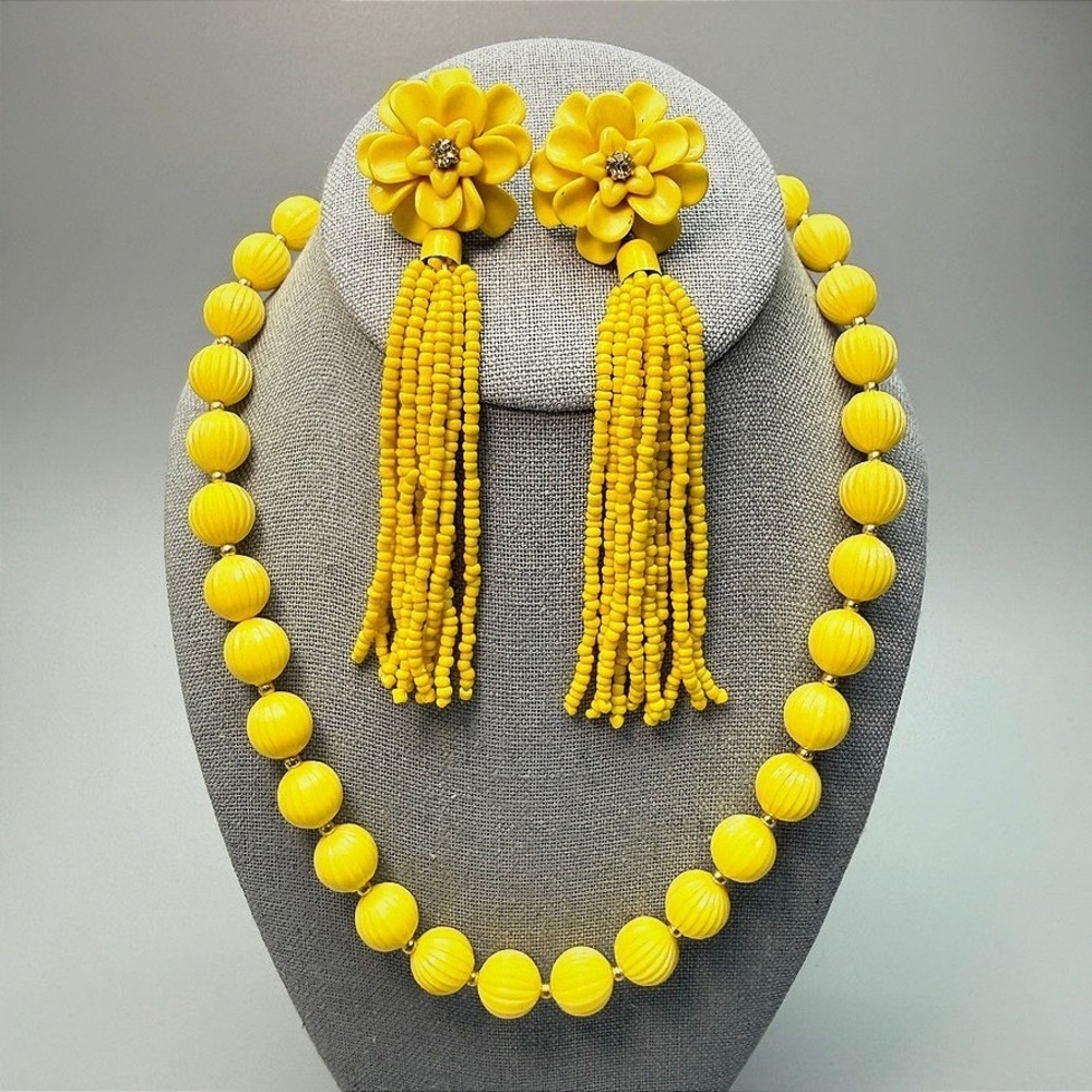 VTG Beaded Necklace and Earrings Lot 18" Yellow Floral Statement Spring Fun